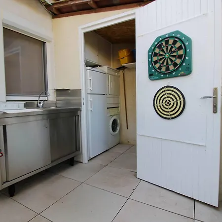 Apartment Climatise A La Pinede - 6 Pers. - Fr-1-880-5