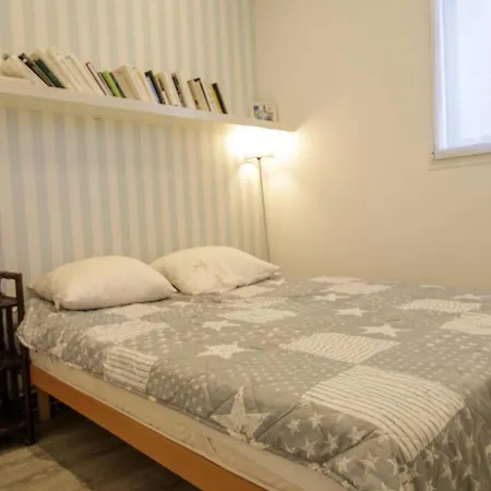 Climatise A La Pinede - 6 Pers. - Fr-1-880-5 Apartment *